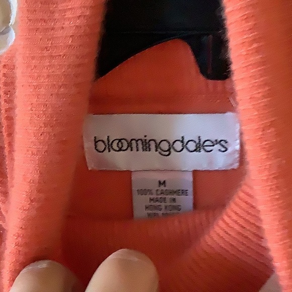 Gorgeous Cashmere Sweater 💛💛💛 - Picture 3 of 8